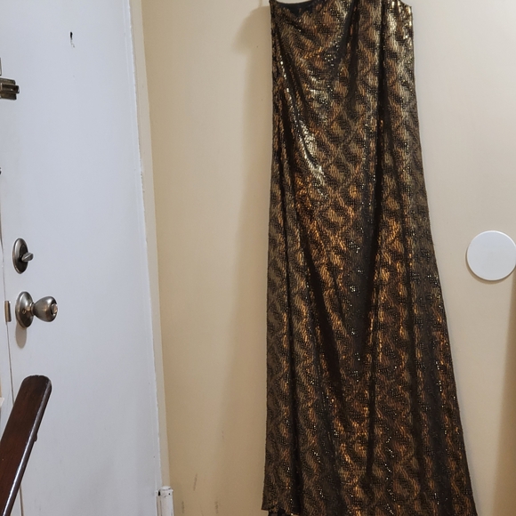 Halston Heritage black& gold dress with elegant Patterns.Ideal for special event - Picture 12 of 14